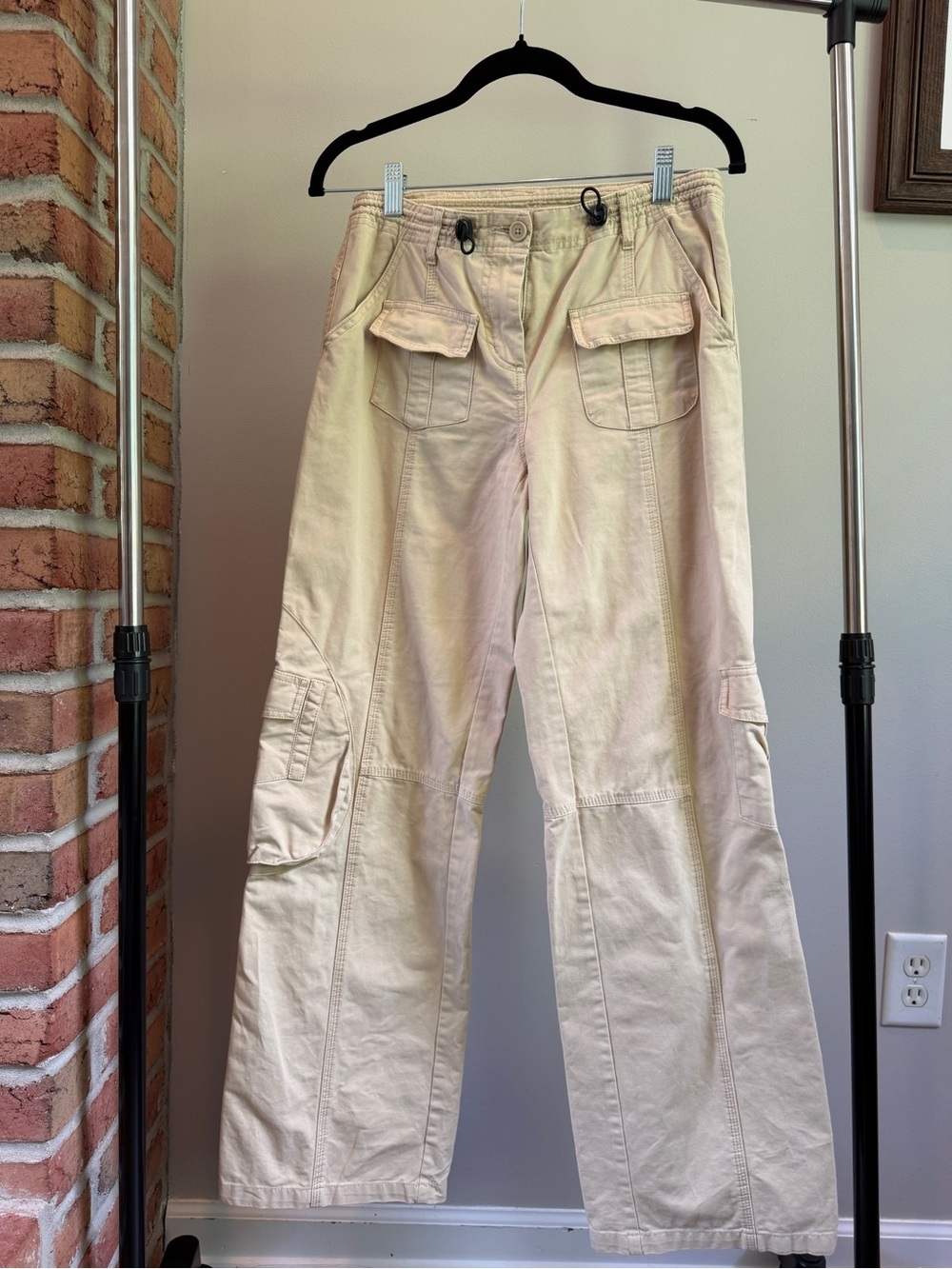 Brandy Melville John Galt Beige Kim Cargo Wide-Leg Pants Adjustable toggle waist
